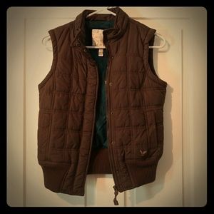 Zip-up vest